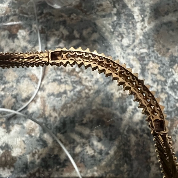 Solid 14kgold with 32 high quality diamonds, 22penny weights, 34grams, 1.21oz - Picture 4 of 7